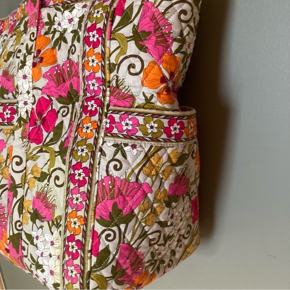 SOLD Vera Bradley Get Carried Away Large Tote/weekender LIKE NEW - Picture 9 of 12